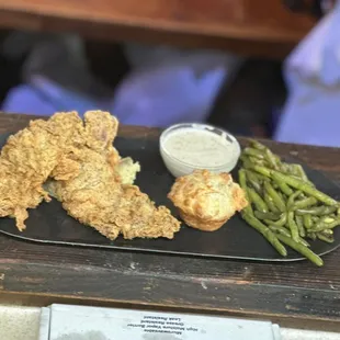 food, chicken wings and fried chicken