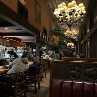 One of the very few places to eat after 10 am in this area. Decent food.