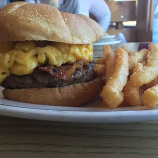 Mac&amp; cheese Burger.