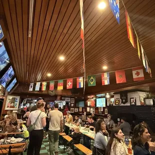 ramen and noodles, interior