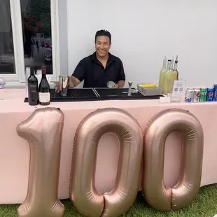 Kickback bartender James making my margarita.