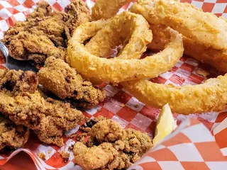 Fish N Tails Oyster Bar