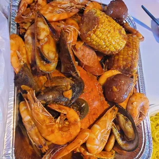 Kickin combo w/ shrimp, mussels and Dungeness crab!!
