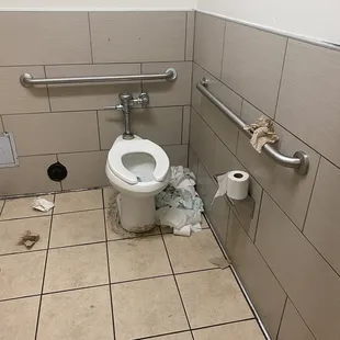 Restroom with no trash bin