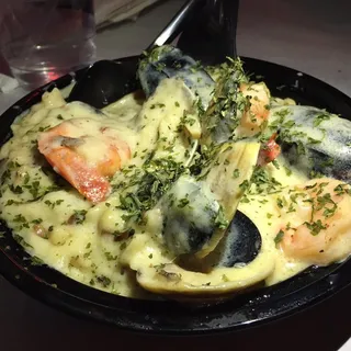 Seafood Alfredo Pasta