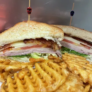 Ham &amp; Turkey Club Sandwich