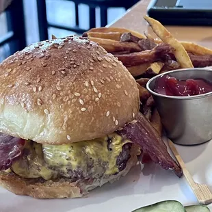 Bacon cheeseburger