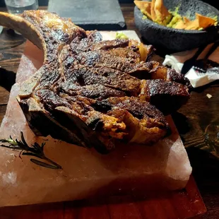 Tomahawk Steak and guacamole