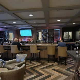 Main bar