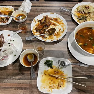 Hut Special Chicken Wings, Shrimp &amp; Scallop in Garlic Sauce, Hand Torn Cabbage, Boiled Fish Hot Soup, Hunan style &amp; Oolong Tea.