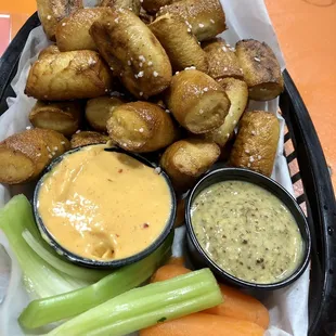 food, bbq chicken, chicken, bbq wings, chicken wings and fried chicken, fried chicken, poultry, fried chicken wings, chicken wings