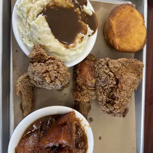 B&amp;B's Famous Fried Chicken-Dinner 3 piece mixed; yams and mashed potatoes