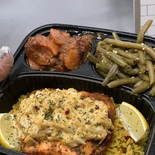 Jerk salmon with crab