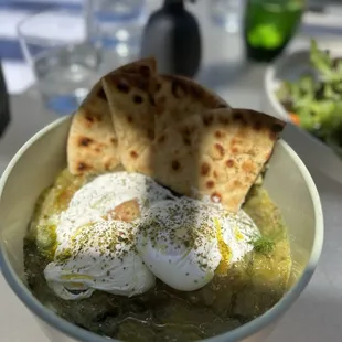 Green shakshuka