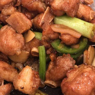 Pork Spare Ribs with Onion Sauce in Clay Pot