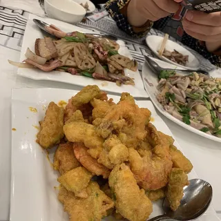 Sauteed Tiger Prawn with Salted Egg Yolk