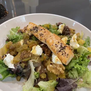 SupperClub salad (large) w/ 4oz salmon