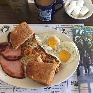Lovely little diner from another time. It made me happy!