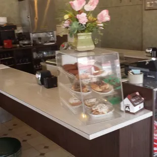 Lunch counter by entry