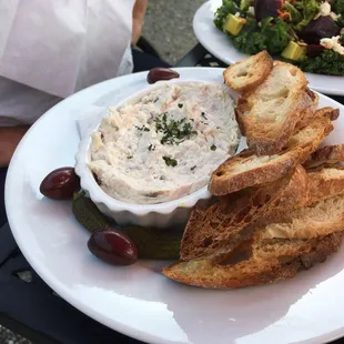 Tuna dip with crostini