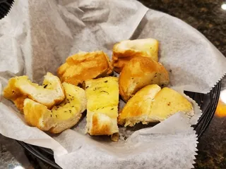 MeMe's Bar & Grille