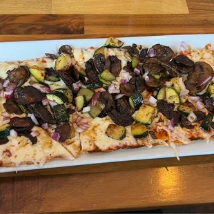 Veggie flatbread pizza