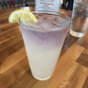 Boozy Lavender Lemonade