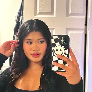 Nhi L.