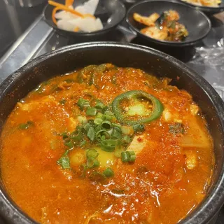 D7. Mixed Soft Tofu Soup