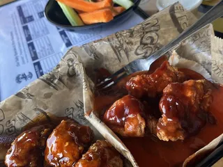 Wings Etc