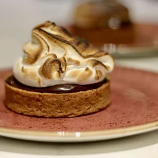 S&apos;mores Cheesecake pastry chef Tanya Emerick Instagram  @scarlet_nantes