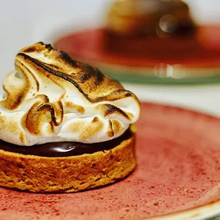 S&apos;mores Cheesecake pastry chef Tanya Emerick Instagram  @scarlet_nantes