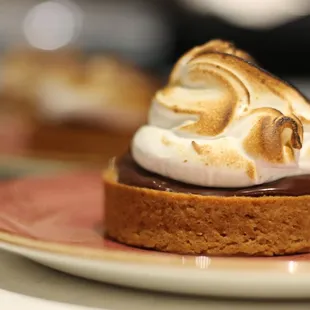 S&apos;mores Cheesecake pastry chef Tanya Emerick Instagram  @scarlet_nantes