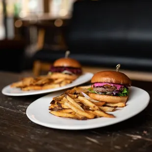 Burgers at The Lakely