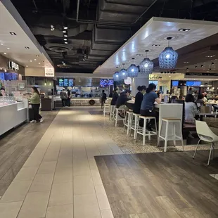 sushi and sashimi, interior