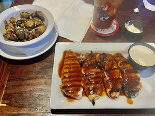 Tanner's Bar & Grill