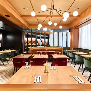 sushi and sashimi, interior