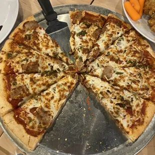 Lobo deep dish pizza