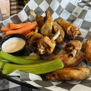 Chicken LZ Wings (lemon pepper and old bay dry rub)