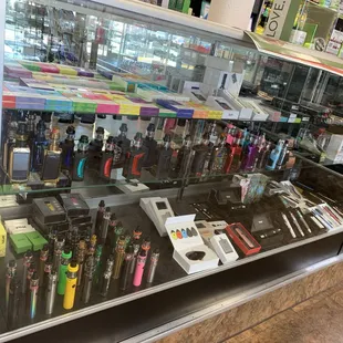 Vapes, batteries and juul/juul compatible pods
