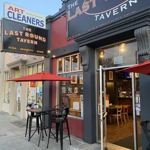 the last round tavern.