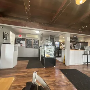 sushi and sashimi, interior