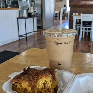 Pumpkin Coffee Cake + Iced Latte (20oz)