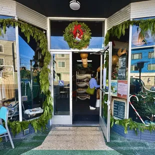 Festive Laundromat 12/6/24