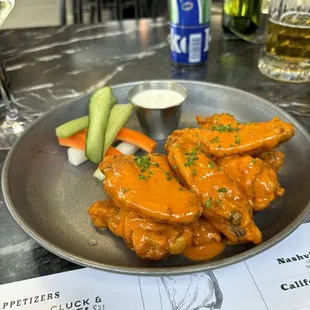 Very, very, very good buffalo sauce, wings