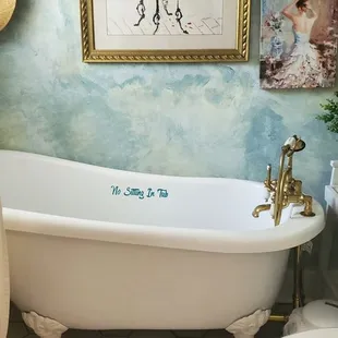 This cute little bathroom!