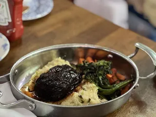 Raglan Road Irish Restaurant & Pub