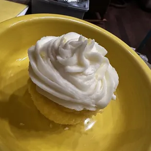 Lemon cupcake