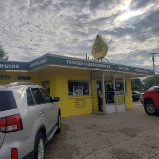 cute little diner! #ReviewsByRL