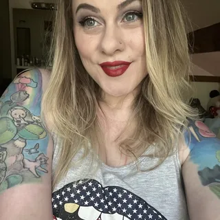 Liz T.